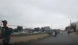 Không gửi xe ôtô, tài xế vẫn bị bảo vệ tại đền Trần 'chém đẹp' ngày Tết